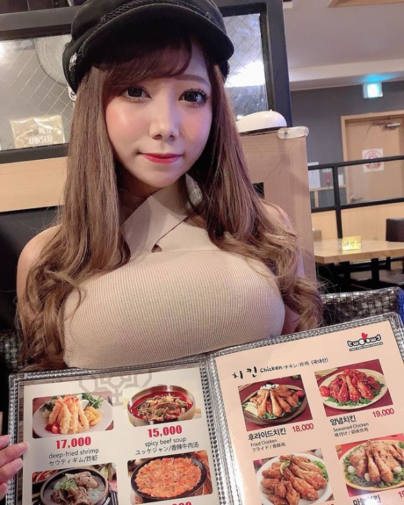 拥有i罩杯的肉感身材!模范女友なな隊長的性感图集